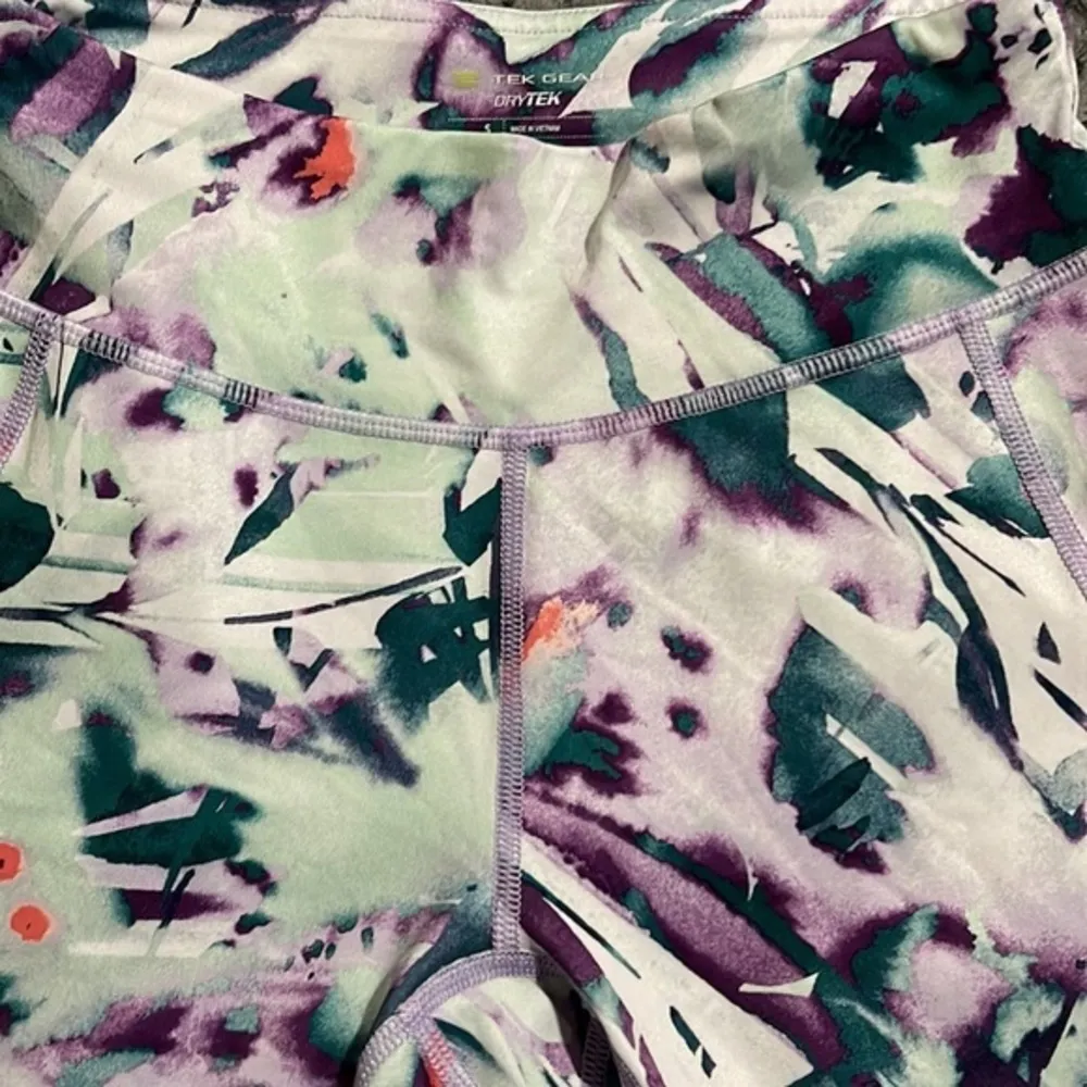 TEK GEAR LEGGINGS CAPRI EUC #6977 - Image 2