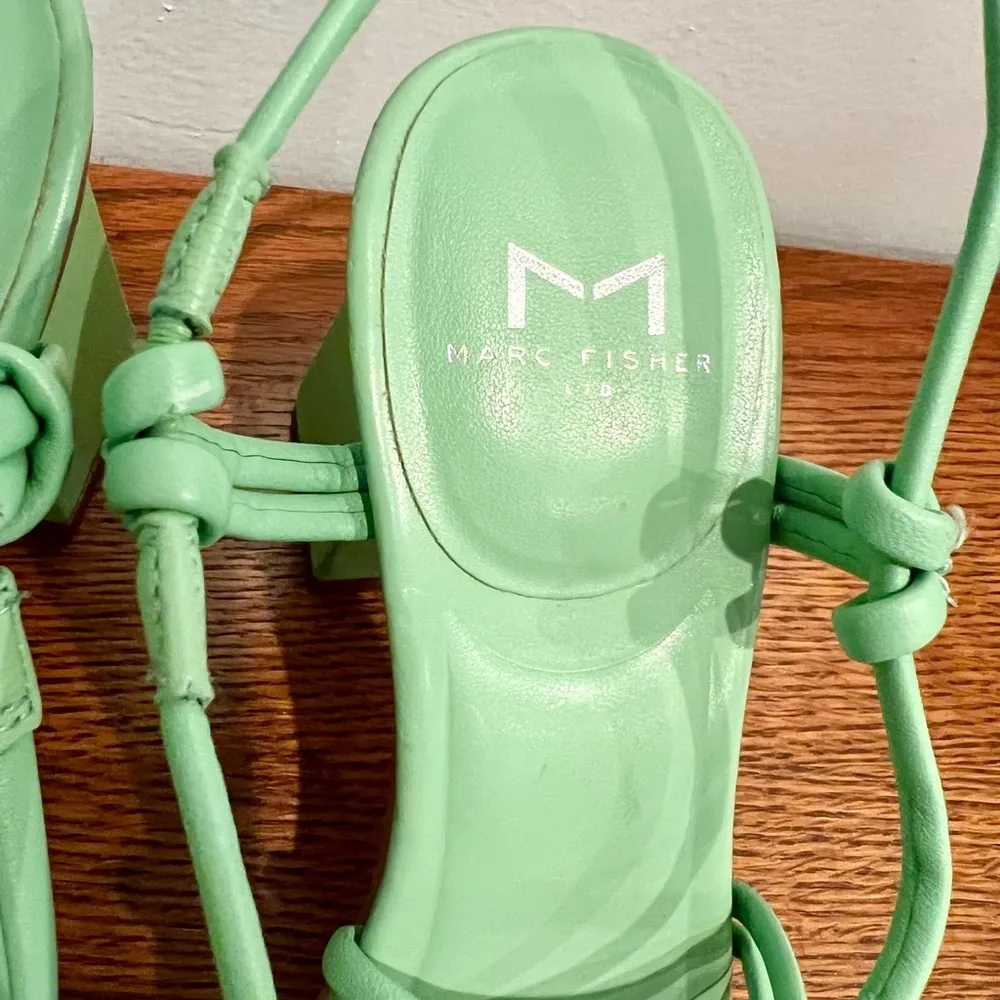 Marc Fisher LTD Giada Women's Green Leather Block Heeled Sandals Size 8M - Image 4