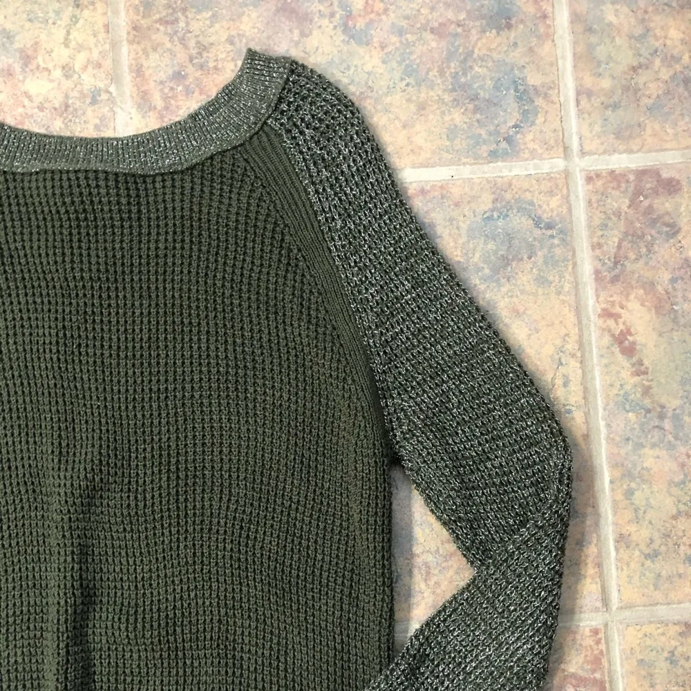 Small American Eagle Green Sweater with Sparkles - Image 8