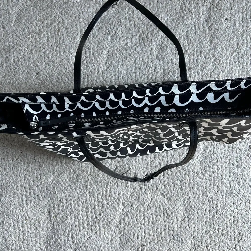 Kate Spade Shore Street Margereta Tote Black and White **Damaged Strap** Zip top - Image 4