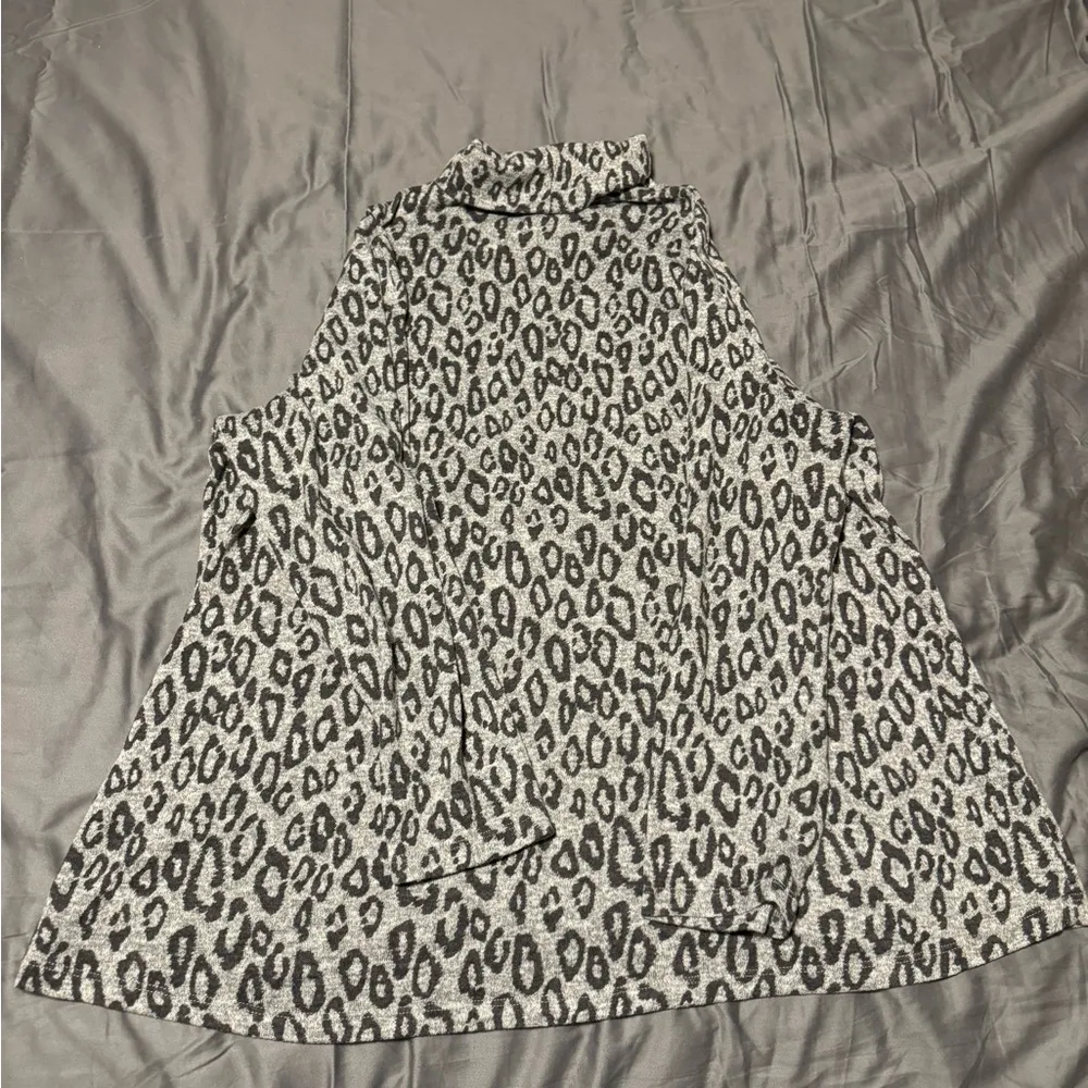 Massini Animal Print Knit Top - Image 2