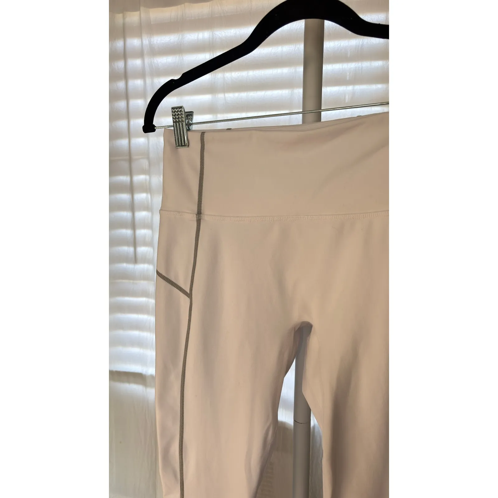 $98 Free People Movement High Waist White Leggings Ruched Ankle Pockets M Size M - Image 4