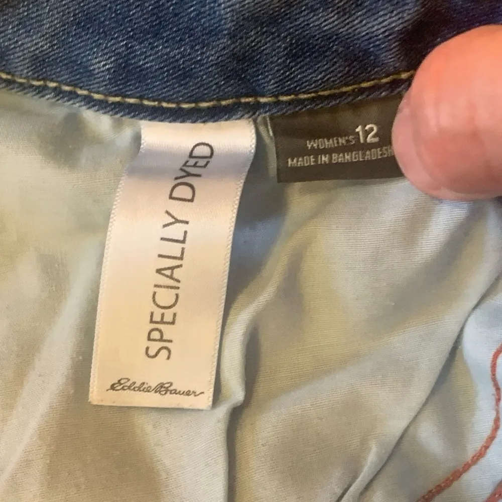 Eddie Bauer Jeans Women’s 12 slightly curvy slim straight Light wash soft casual - Image 3