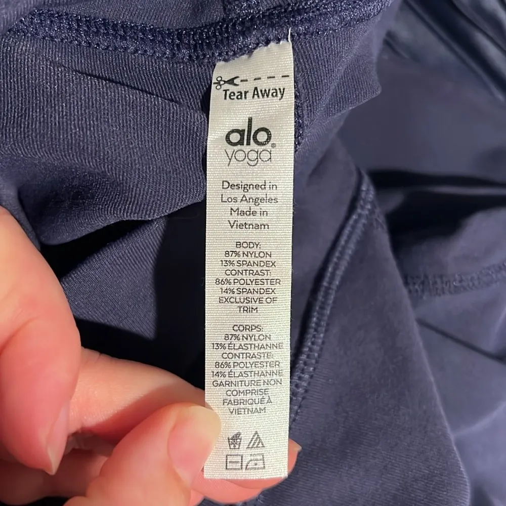 Alo‎ yoga leggins . Size M - Image 6