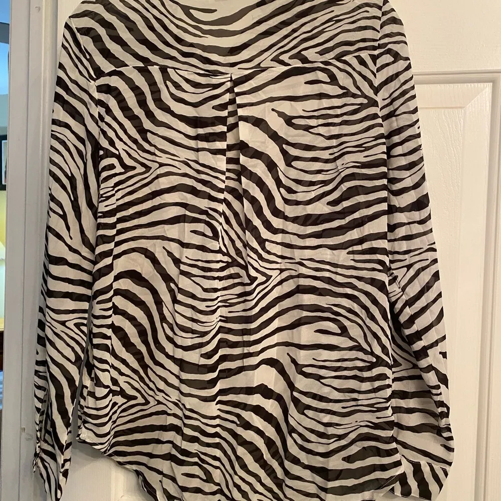 Princess Polly  Zebra Print Ziggy shirt sz 2 - Image 8