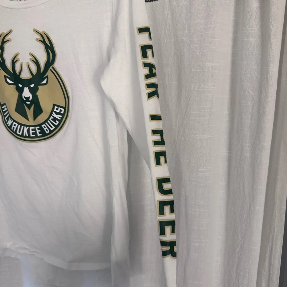 Fanatics White Milwaukee Bucks Tee - Image 3