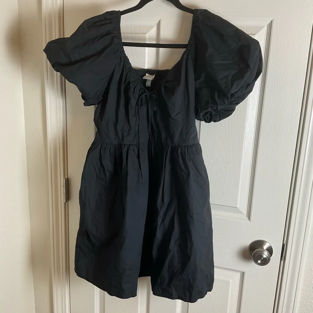 A New Day Woman’s Black Puff Sleeve with pockets Dress size medium - Image 2