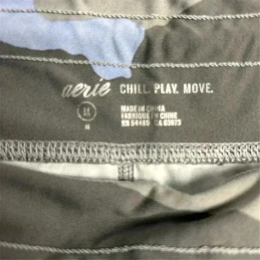 Aerie Women's Camo Leggings Size M Gray Mid-Rise Activewear Jegging - Image 8