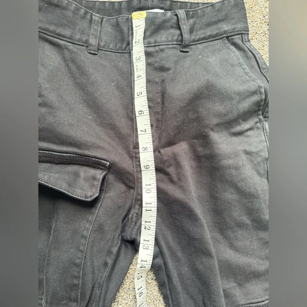 Aritzia TNA black denim Cargo Pant in Black Size 0 - Image 7