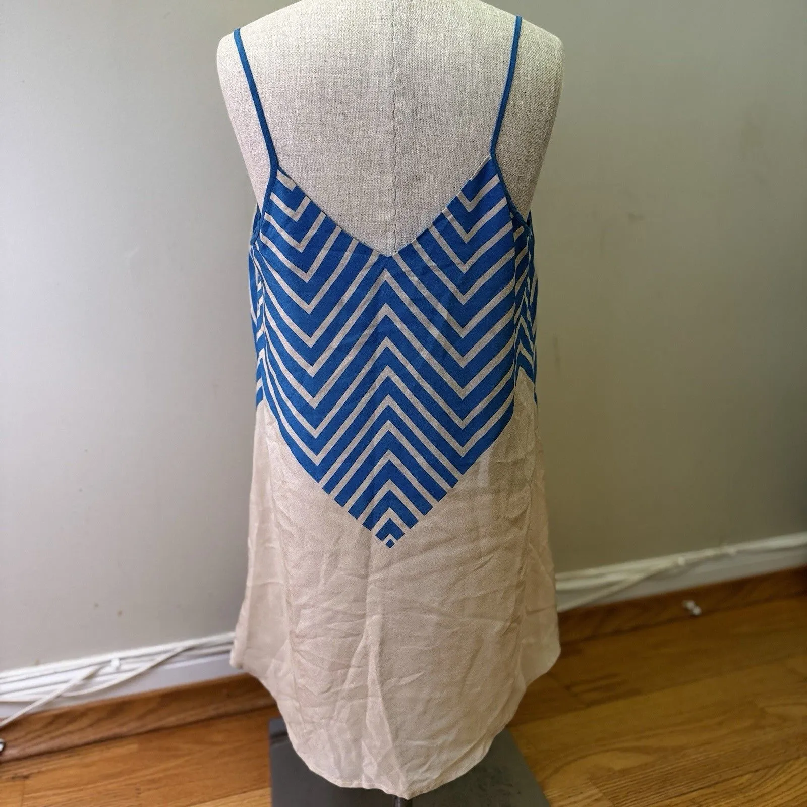 French Connection Silk Chevron V-neck Spaghetti Tank Top Coastal Resort Sz 8 - Image 2