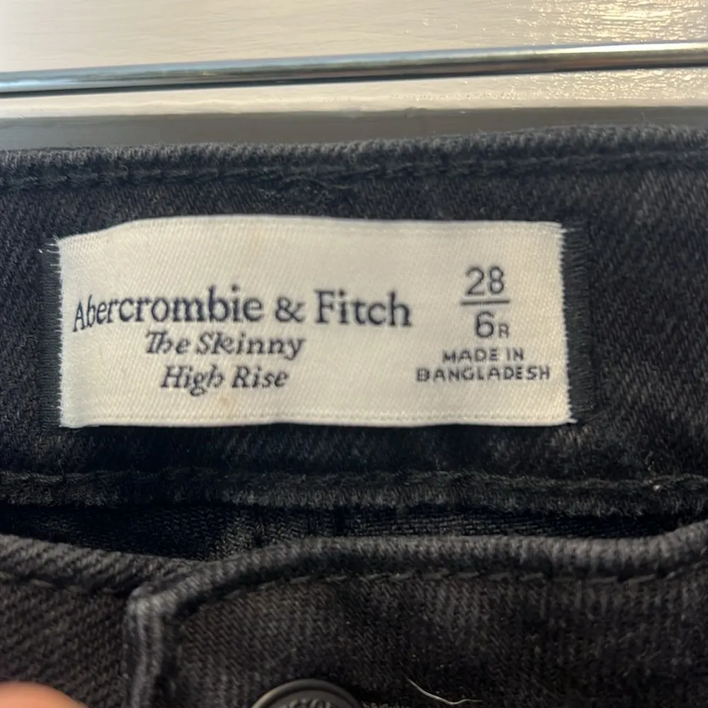 Abercrombie & Fitch The skinny high rise Women's black jeans size 28/6R. - Image 3
