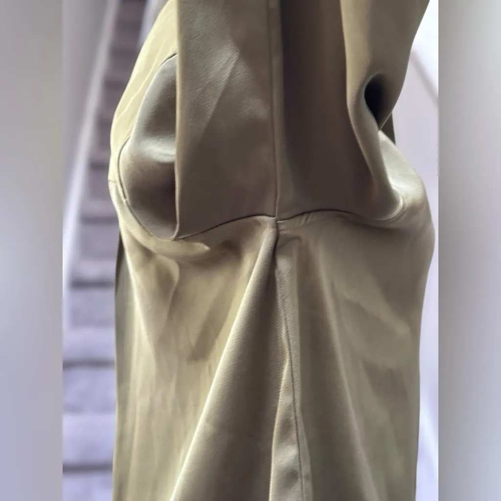 NEW MINKPINK Anissa Button Up Long Sleeve Satin Blouse Women’s S Olive Green - Image 5