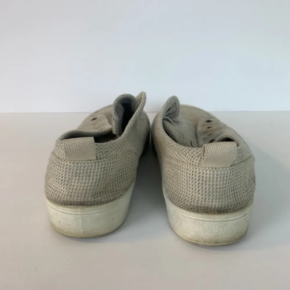 Roxy Gray & White Plaid Thalia Shoes - Image 5