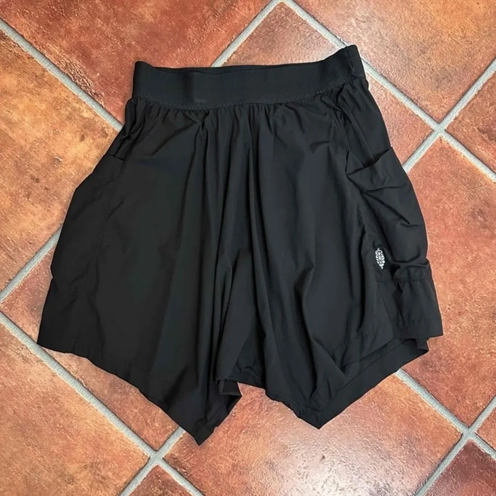 Free People Black Elastic Waistband Athletic Shorts Size XS - Image 6