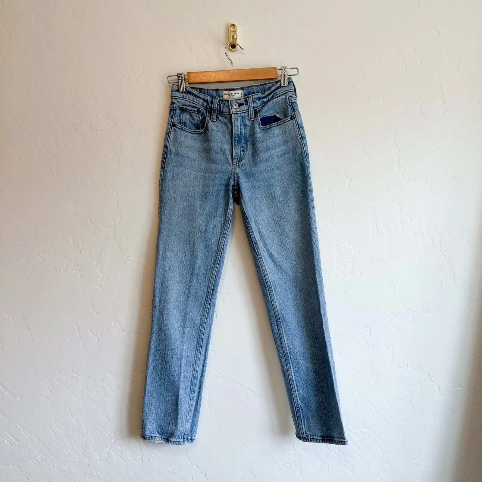 Abercrombie | The Straight Leg Mid Rise Stretch Denim Cotton Jean in Medium Wash - Image 2