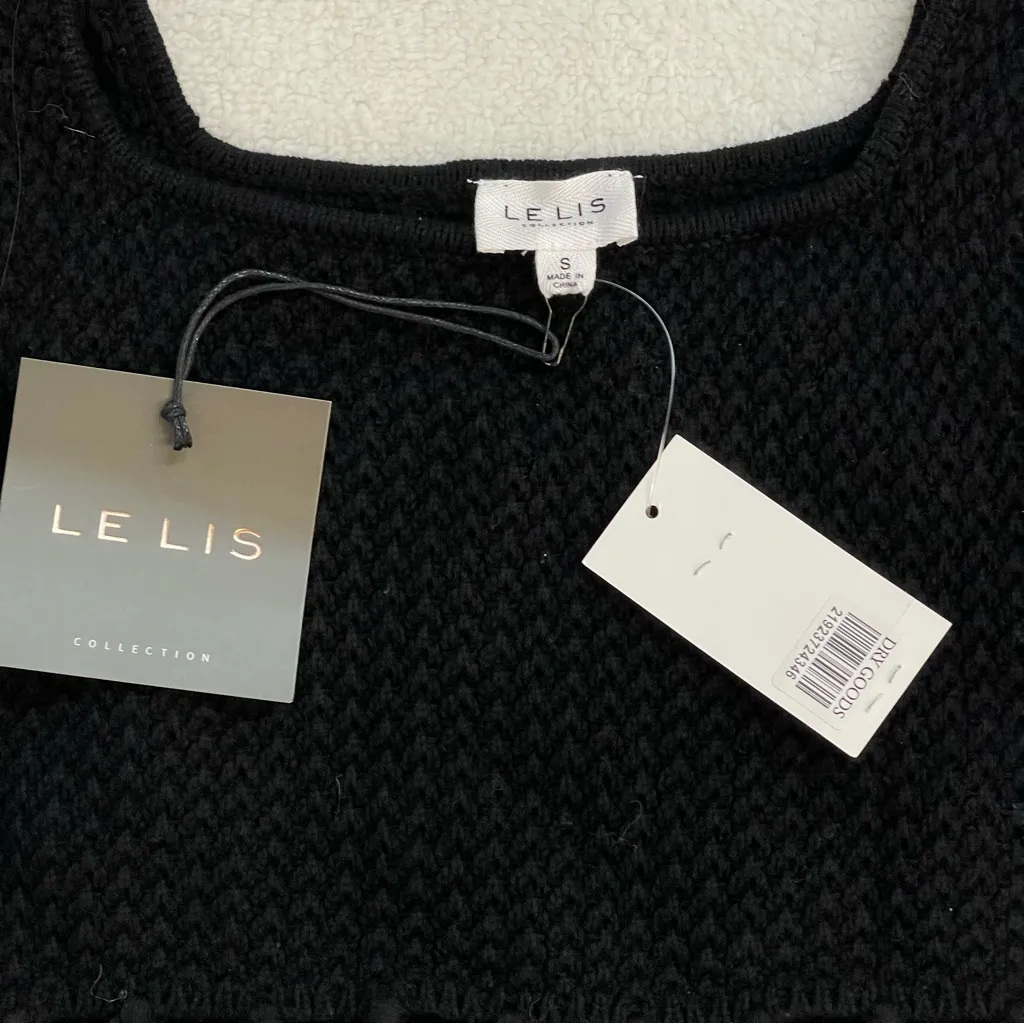 NWT Le Lis Black Fringe Knit Top Crochet Size Small Tank Sleeveless Dry Goods - Image 3