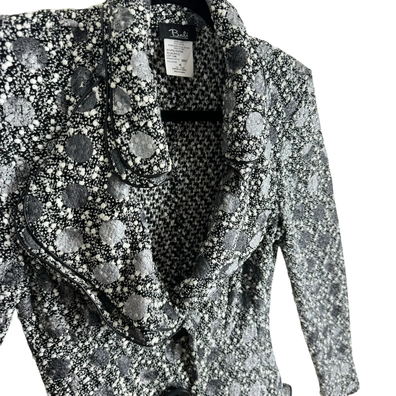 Vintage Bali Corp Black White Boucle Button Up Ruffled‎ Collar Jacket Blazer 6 - Image 3