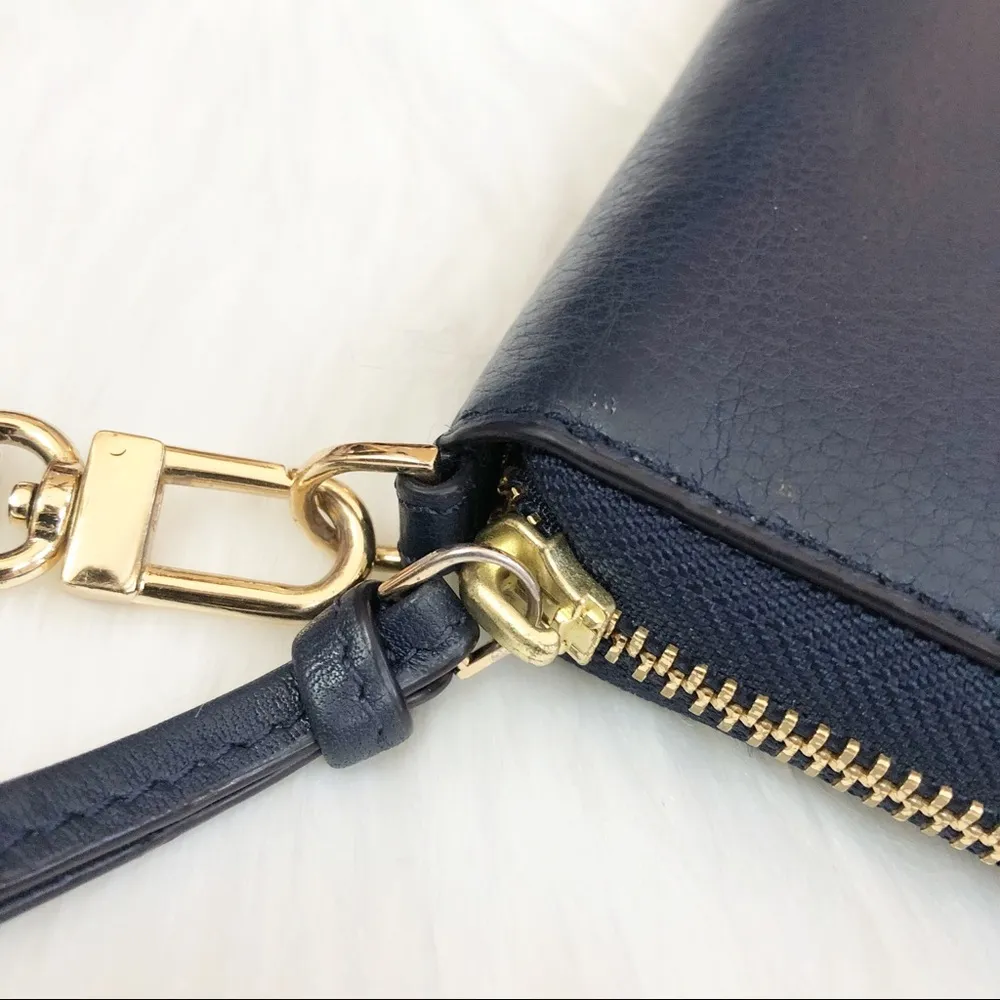 Tory Burch Bombe T Zip SmartPhone Wristlet Navy - Image 8