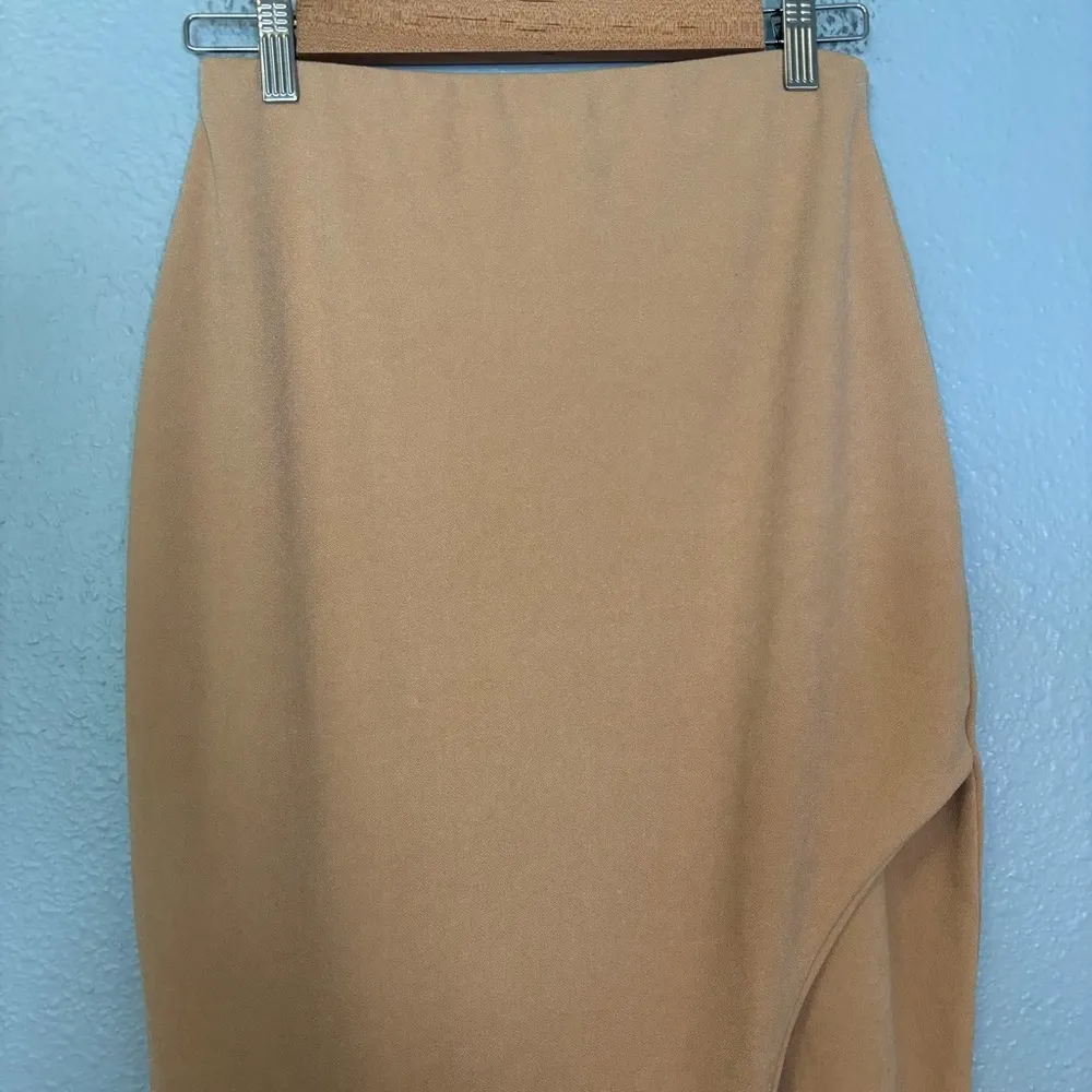 Missguided Tan Assymetrical Side Slit‎ Midi Skirt Elastic Waist High Rise Sz 12 - Image 5