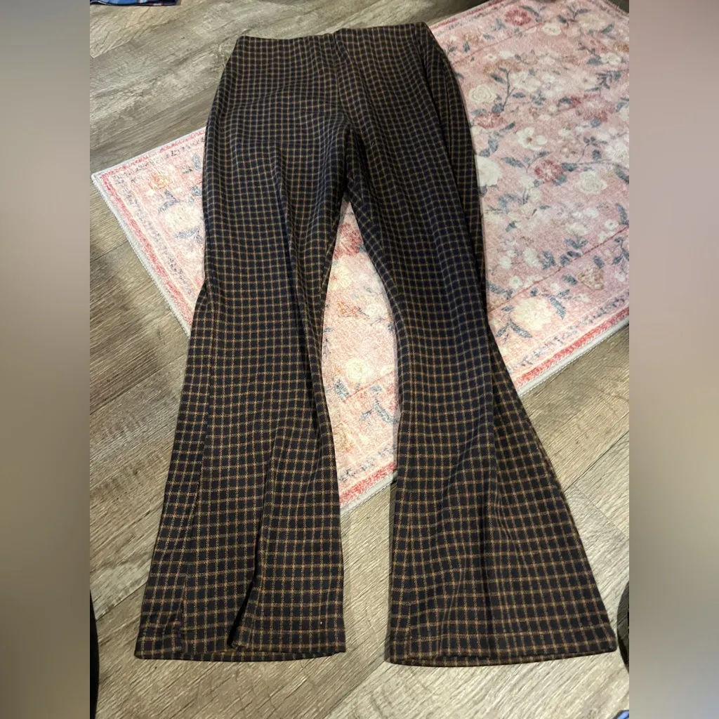 Urban outfitters Brown Checkered Women's Flared Pants size M - Image 4
