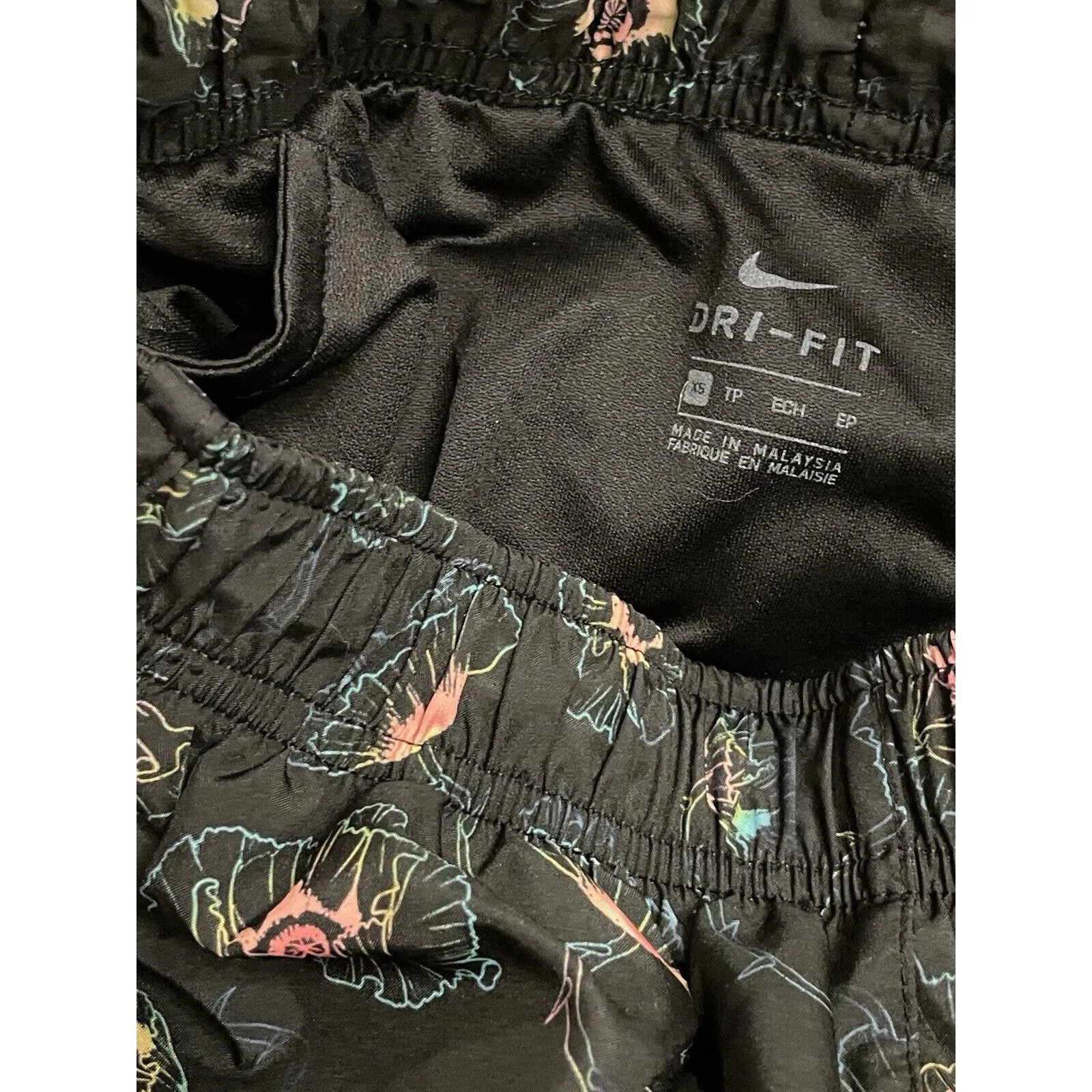 Nike‎ Tempo Dri-Fit Shorts Women Size XS Black Floral Running Lined Active Mesh - Image 3