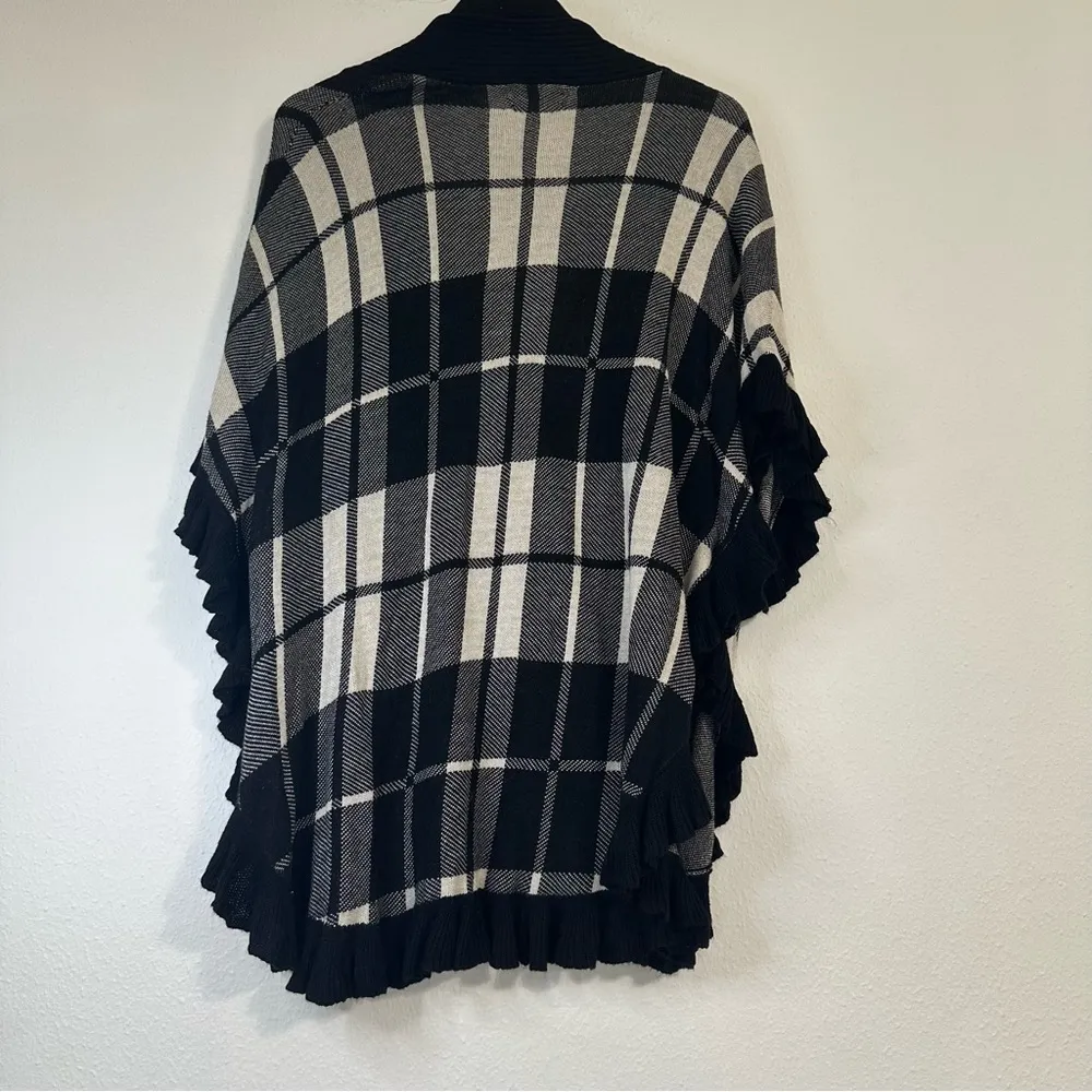 Joseph A. Preppy Women's Black and Cream Plaid Cardigan Sweater - Image 3