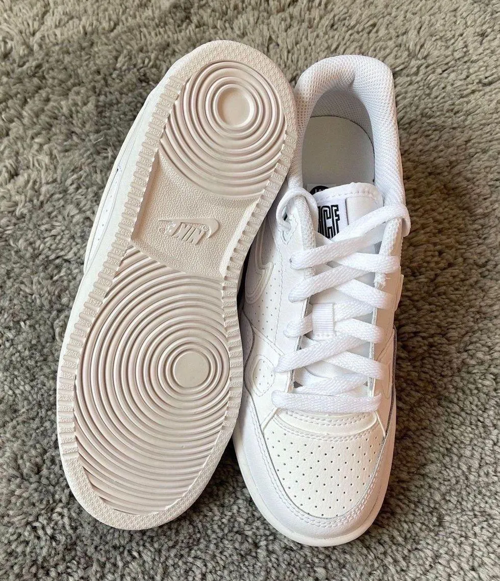 Nike Shoes - Image 4