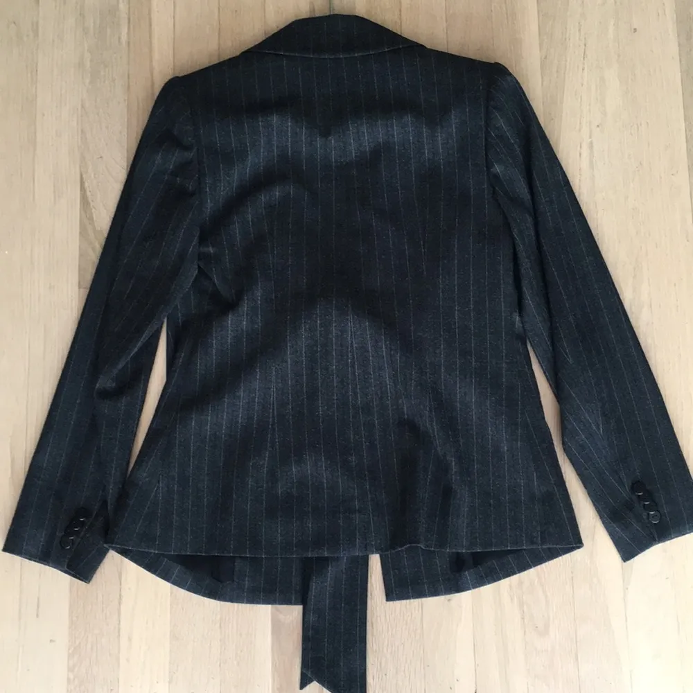 Isabella Oliver Maternity Gray pinstripes suits Size undefined - Image 6