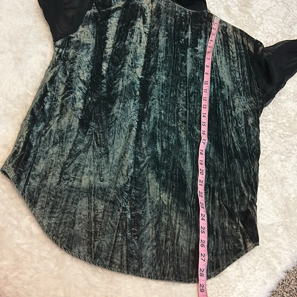 Judy Knapp women’s small crushed velvet button down blouse Green - Image 5