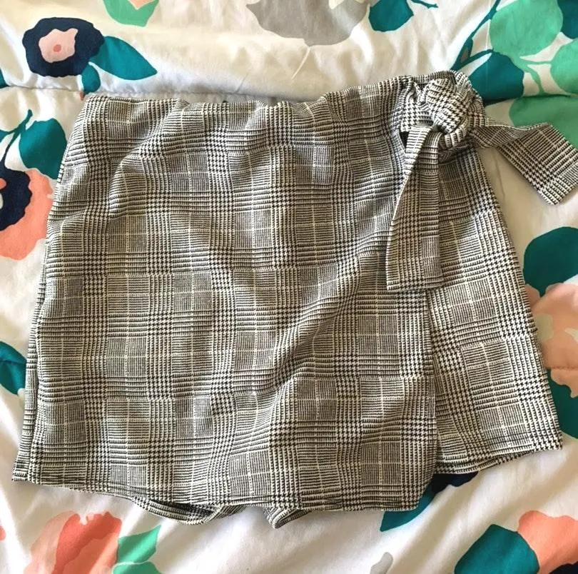 Charlotte Russe Skort - Image 3