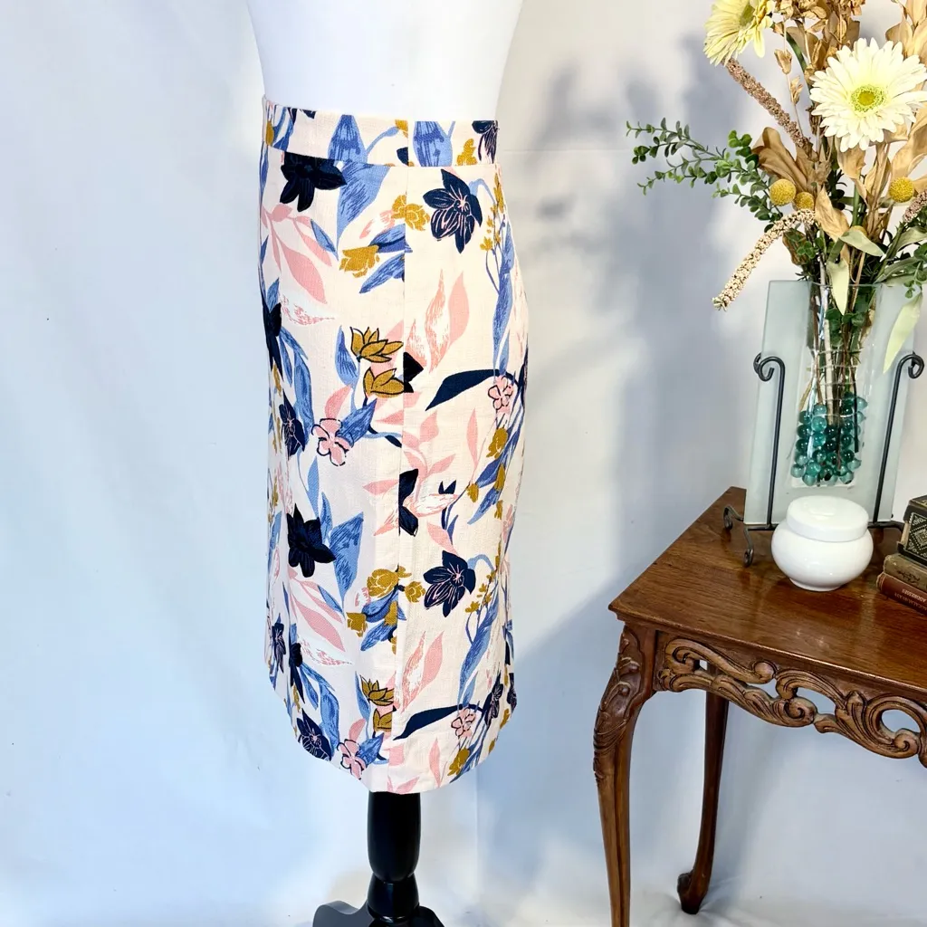J.Crew Textured Weave Floral Print Pencil Skirt in Pink, Blue & Mustard Sz 6💚 - Image 4