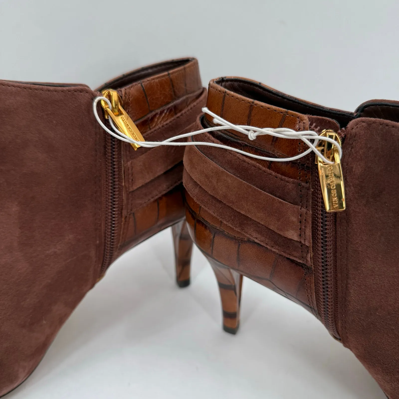 VINCE CAMUTO Selmente Boots SZ 8.5 NWOT Brown Suede Gold Heel Bootie Zipper Croc - Image 8