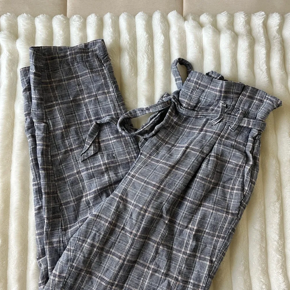 American Eagle Paperbag pants - Image 8