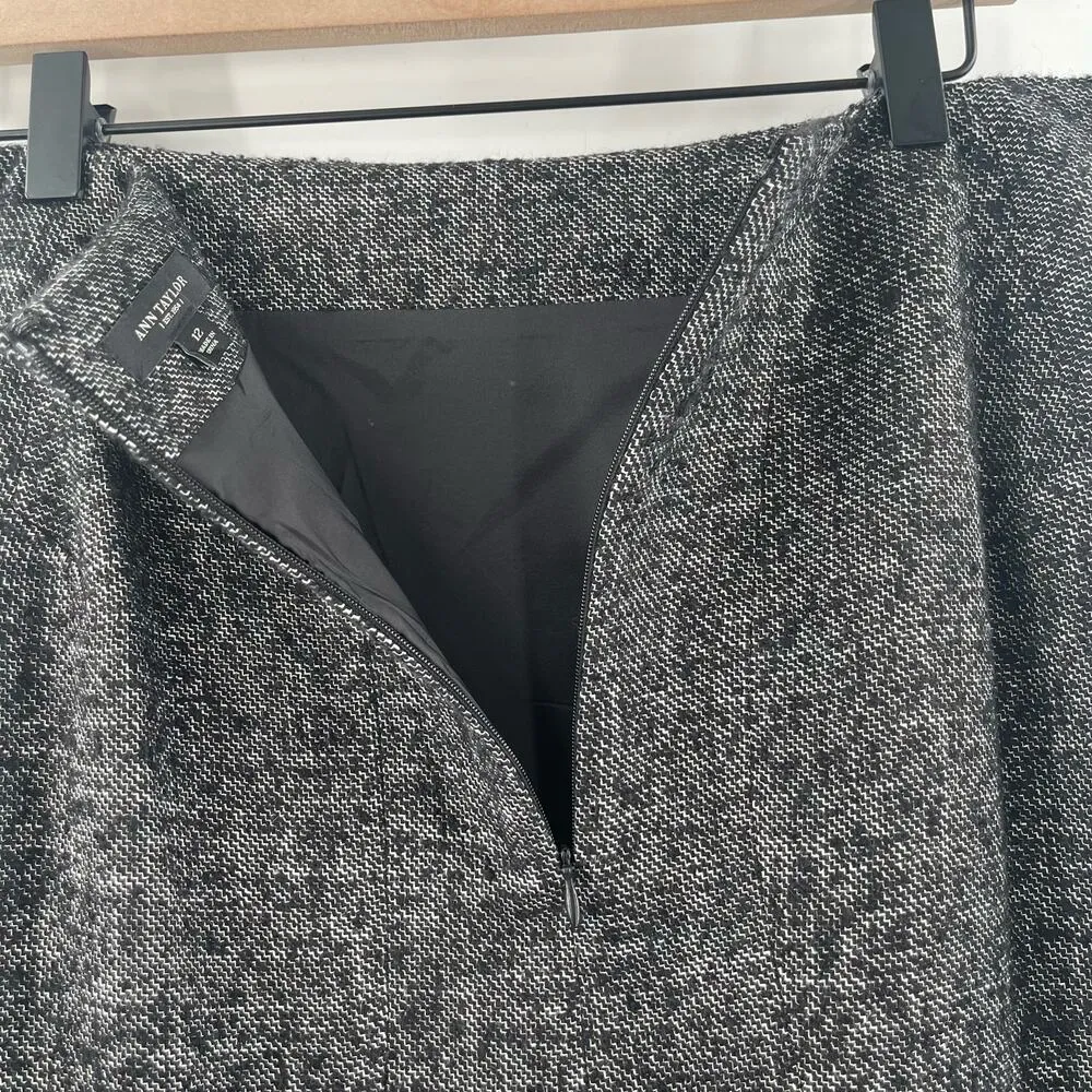 ANN TAYLOR Skirt Size 12 Virgin Wool Blend Tweed Black Business Casual Office - Image 4