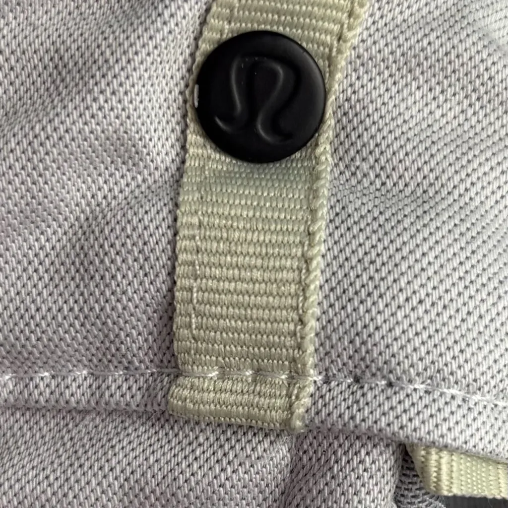 lululemon athletica 8 Gorpcore Gusset Gray Women Safari Shorts - Image 2