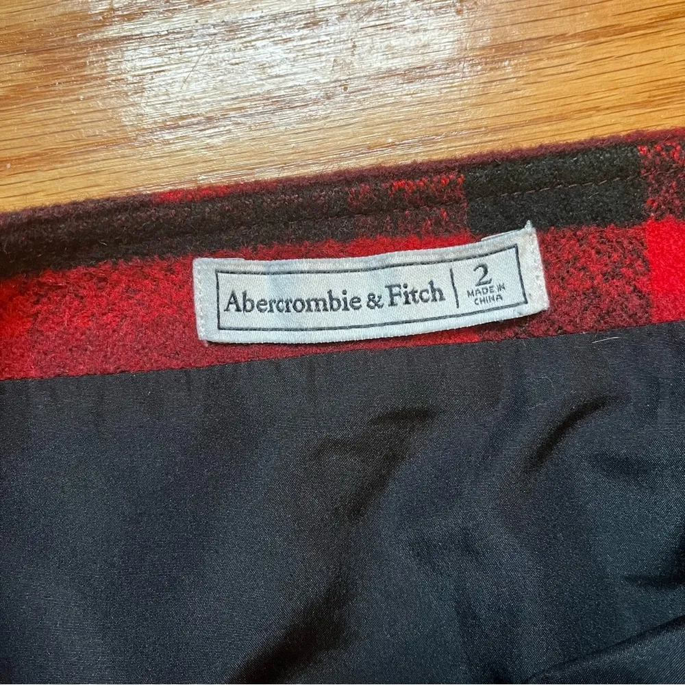 Abercrombie & Fitch red plaid tartan skirt size 2 - Image 3