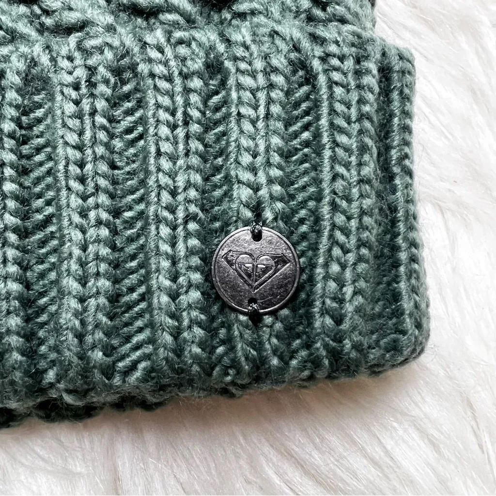 Roxy Dark Forest Green Blizzard Beanie. New With Tags. - Image 3
