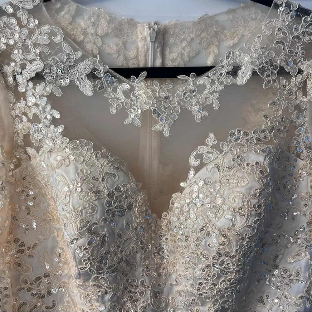 Elegant Cream Lace Dress - Image 8