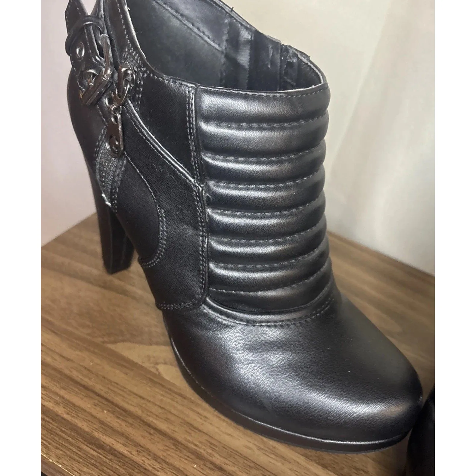 Guess Women’s Black‎ Daniya Heel Bootie Shoes/Pumps. Clasp & Zipper Size 7 - Image 3