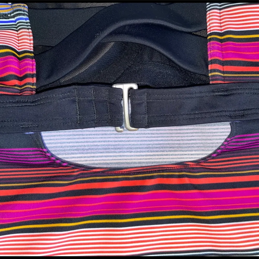 ATHLETA Capri Stripe Pura Tankini Swim Top Sz 34B/C - Image 5