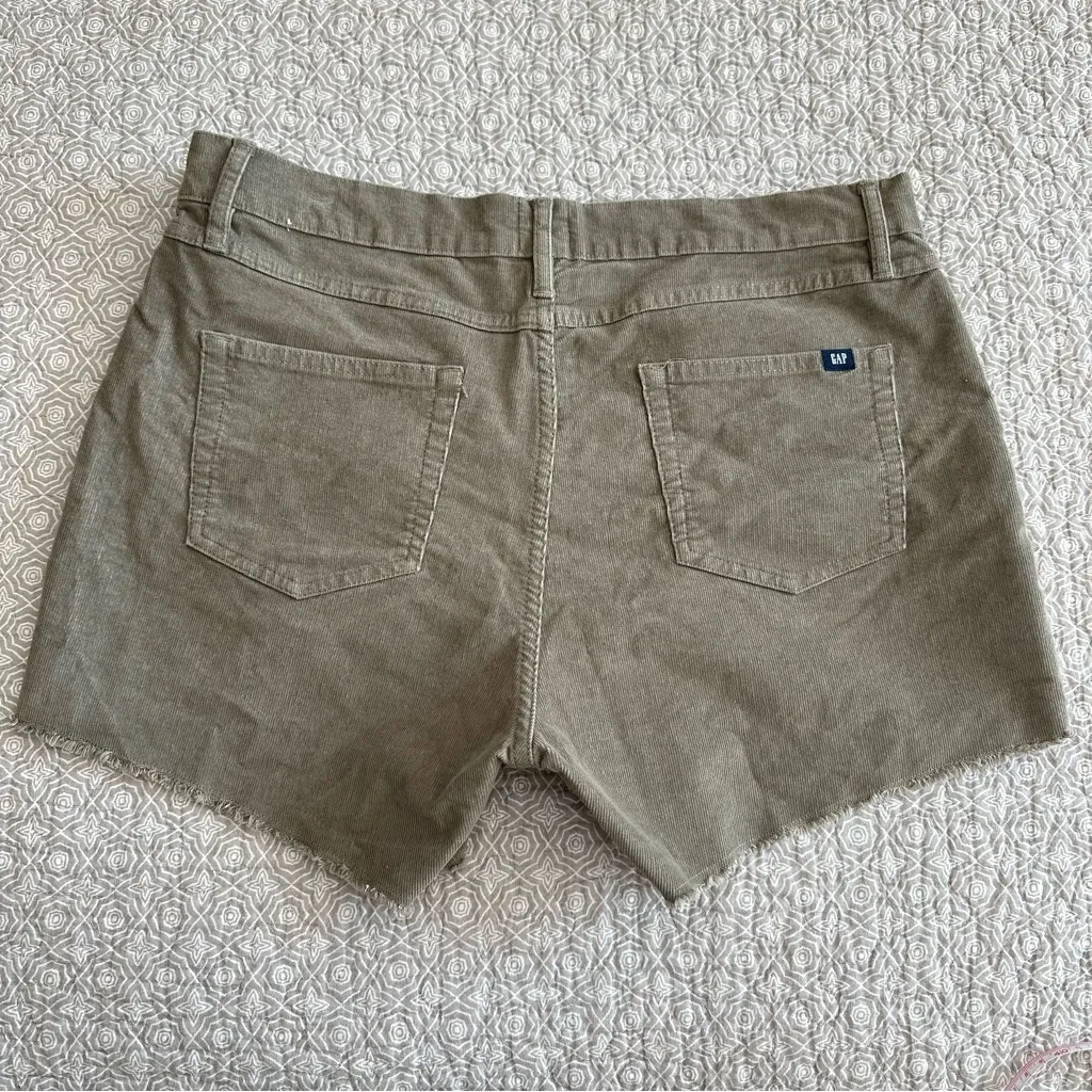 NEW! GAP Olive Green Corduroy Shorts Size 10 NWT - Image 3