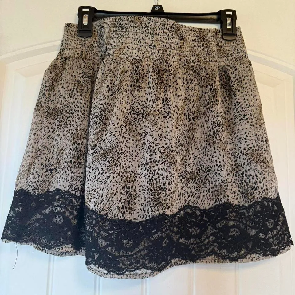 Charlotte Russe Women's Size M Leopard Print Lace Trim Mini Skirt - Image 3