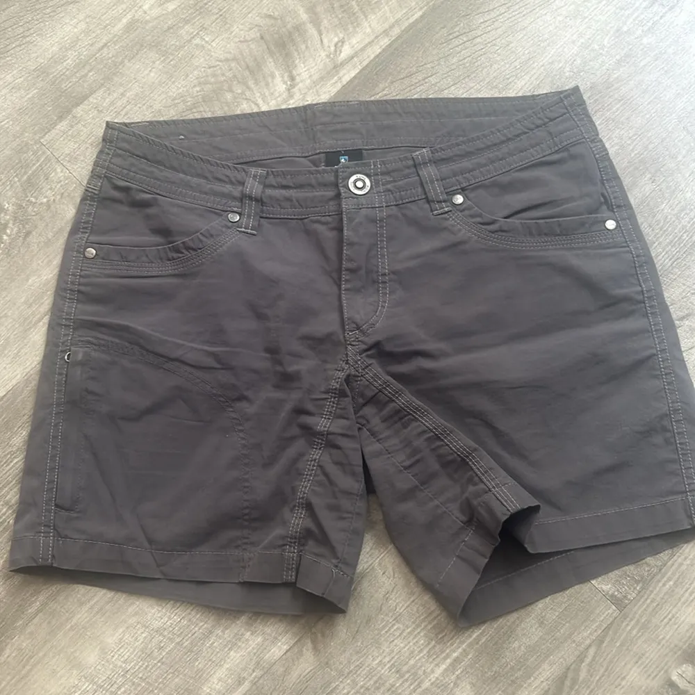 Kuhl Splash 5.5” shorts in gray size 6 - Image 4