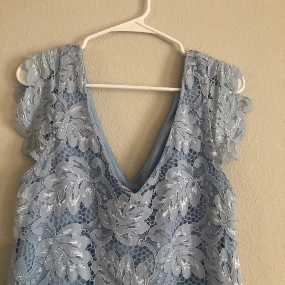 NWT bb Dakota blue lace shift dress size small - Image 2