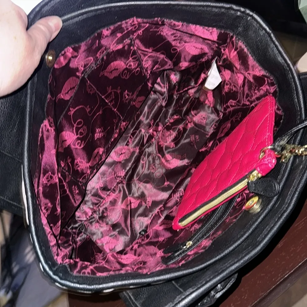 NWOT Betsey Johnson Pink Heart Quilted Tote Bag w/ attached cosmetic bag - Image 4