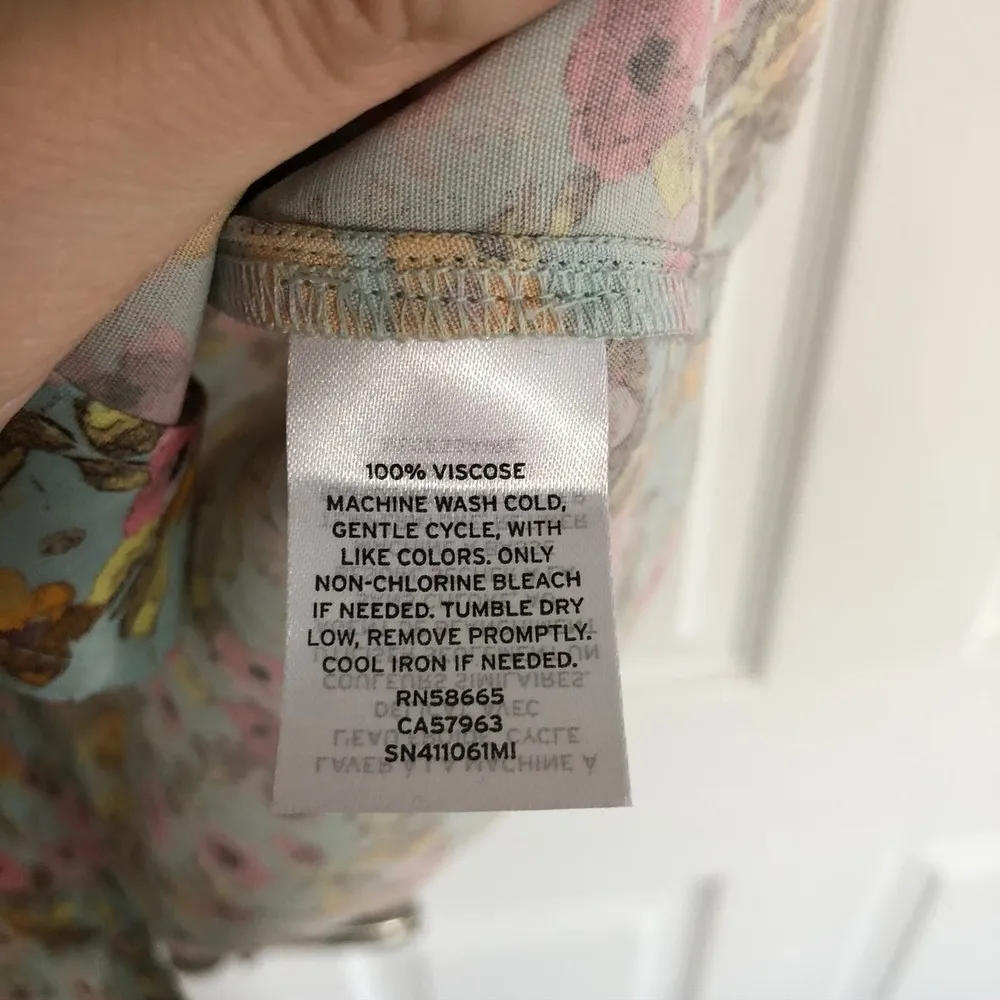 Something Navy Easy Woven Floral Top - Image 4