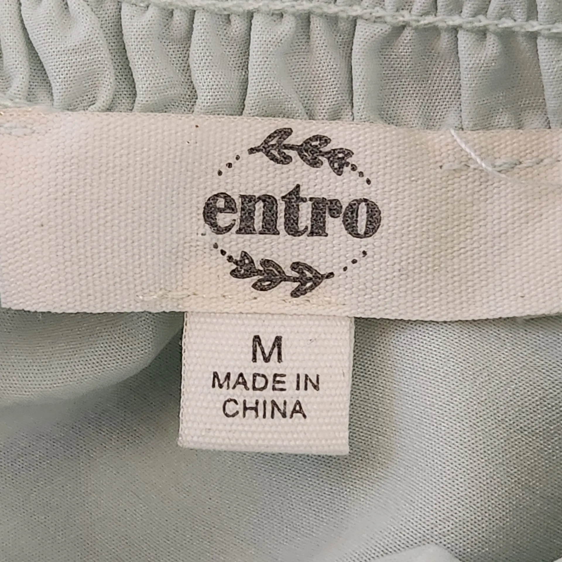 Entro Mint Green Blouse with Floral Puffy Sleeves Size Medium - Image 7