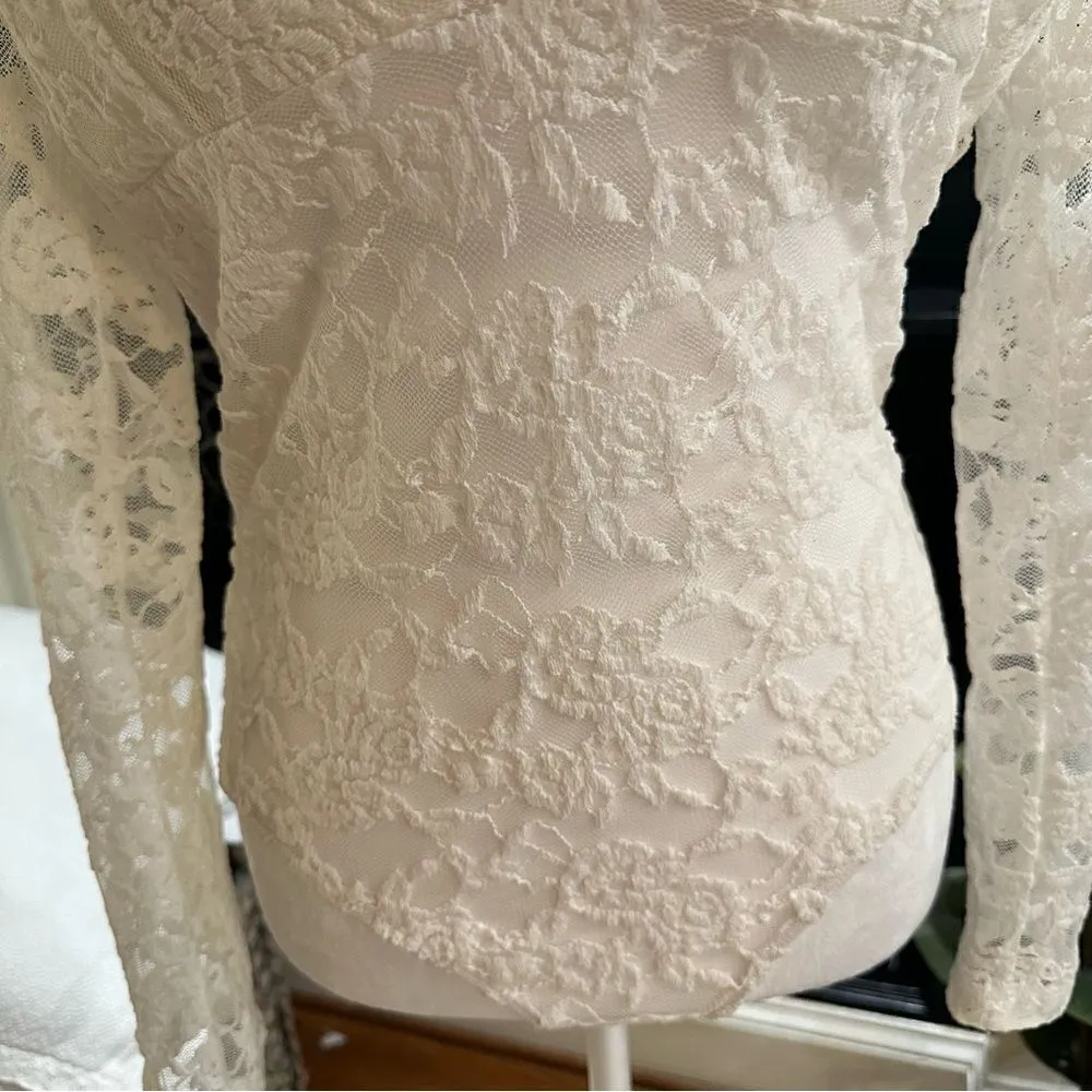 Ambiance White Lace Long Sleeve Body Suit Size Large NWOT - Image 4