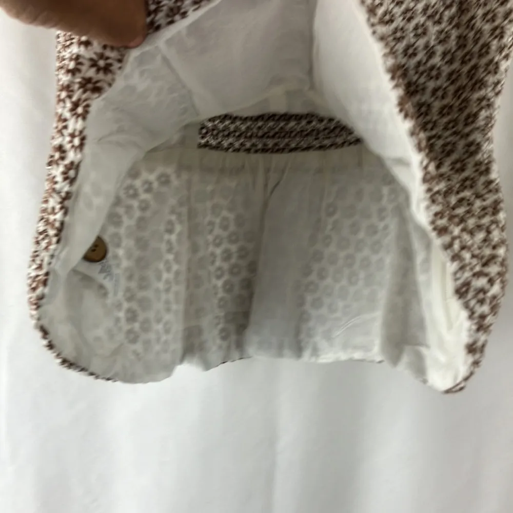 Vanessa Virginia brown and white floral print peplum top size 0 xtra small - Image 5