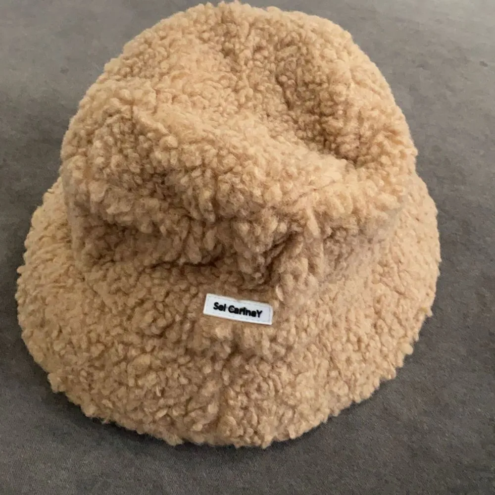 Women’s Winter Faux Fur Bucket Hat One Size Fits Most NWOT - Image 2